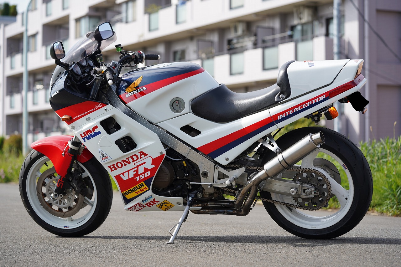 VFR750F (RC24)インターセプターAMAレプリカ色々改修など | decoboco