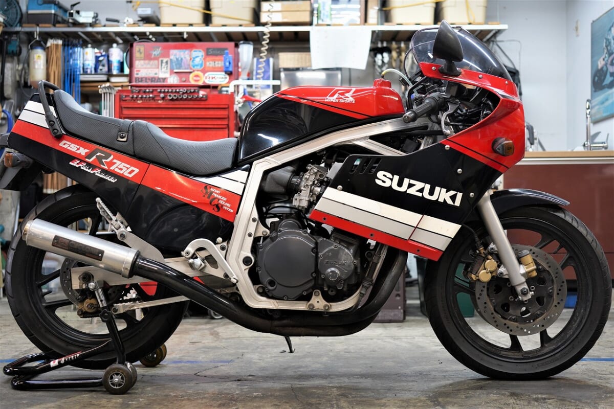 GSX-R750 GR71。車検 ニューテックオイル交換 フルード交換