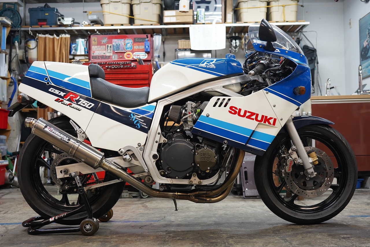 GSX-R750初期 GR71。フロント3.5-17 リア4.5-17で17インチ化します。 | decoboco