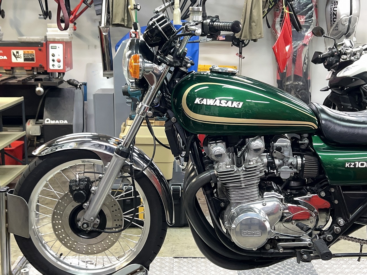 KZ1000 車検 フロントメンテ（フォーク＆ステム） エンジンオイル＆点火プラグ交換 | decoboco